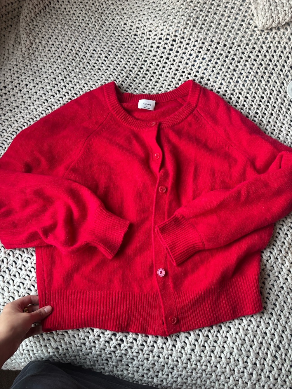 Wilfred 100% cashmere Crewneck Button Cardigan